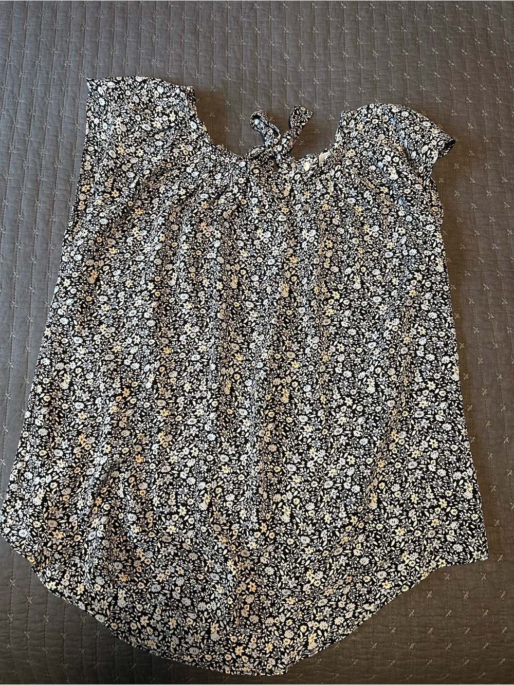 LC Lauren Conrad Black & White Floral Tie-Neck Blouse